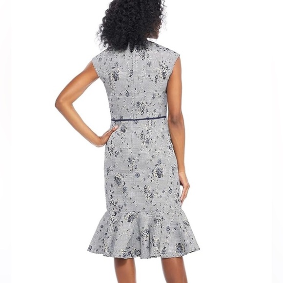 Maggy London Petite Novelty Plaid Sheath with Cap Sleeve and Flounce Hem SZ 6P - Picture 2 of 9